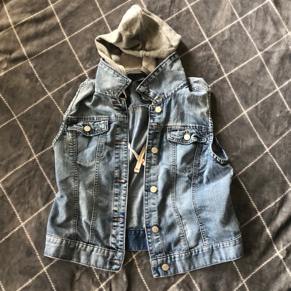 Mudd jean vest with detachable hood